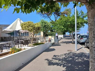 Bar en Playa de Gandía | Sin traspaso | Licencia y salida de humos