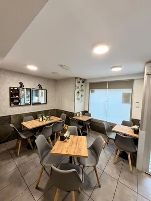 Cafetería por enfermedad con terraza