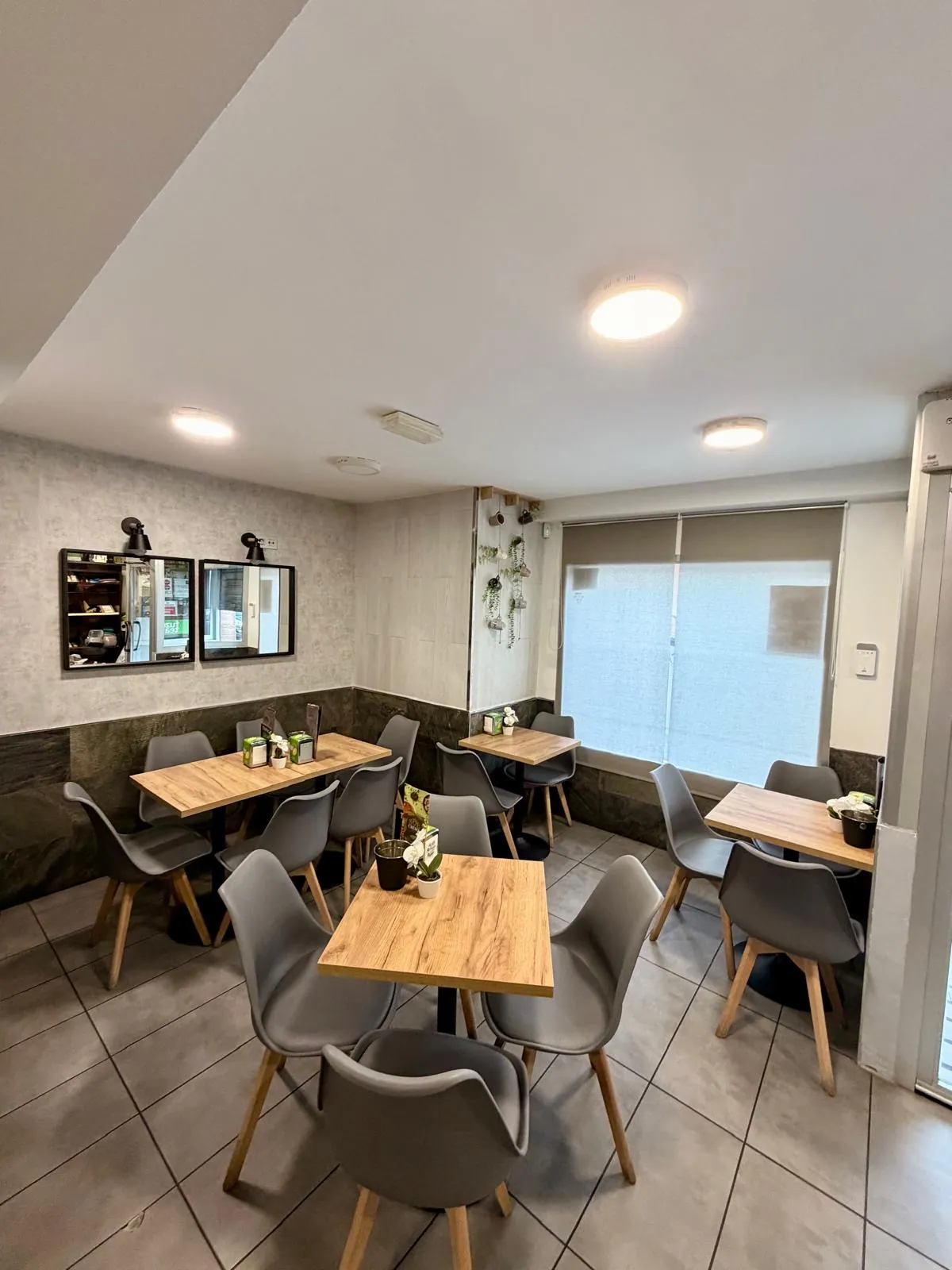 Cafetería por enfermedad con terraza