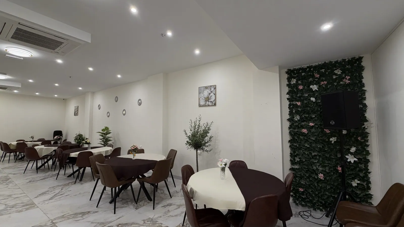 Restaurante con licencia C3 y sala de fiestas