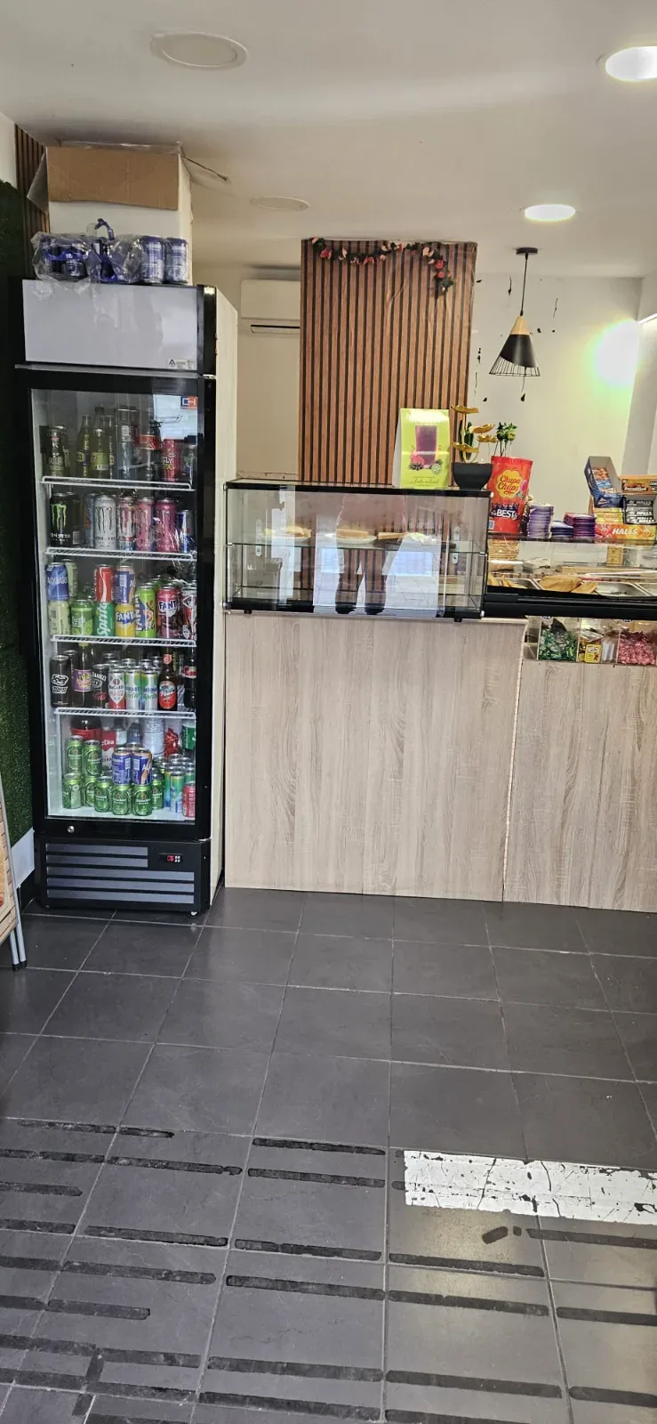 Cafetería Panadería Beasain | 100% equipada | Para empezar ya — photo 1