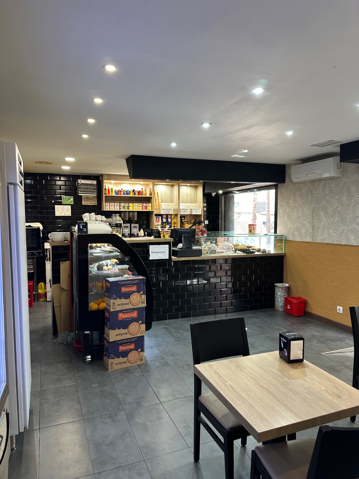 Cafetería en Viladecans | Franquicia L'Obrador | Terraza y Equipada — photo 1