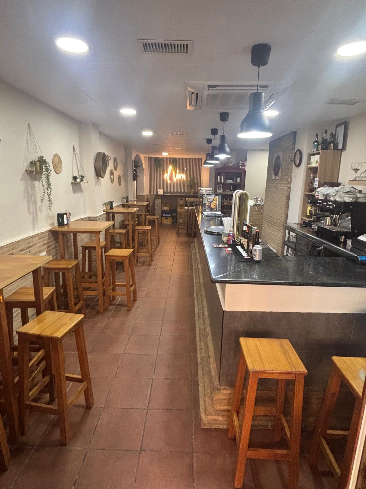 Bar en Paiporta | Llave en mano | Horno de leña y terraza — photo 1