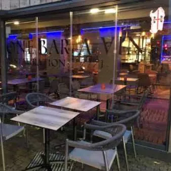 Bar de vinos | Cocina equipada, 23 plazas + terraza acristalada