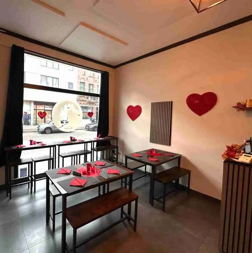 Pizzería en traspaso | Equipo nuevo, alquiler 925 €