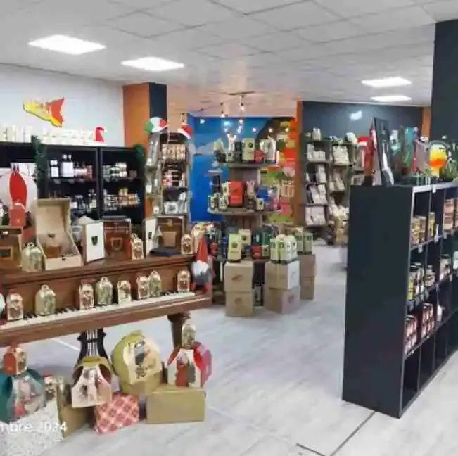 Tienda de productos italianos en venta (muy buen volumen de negocio)