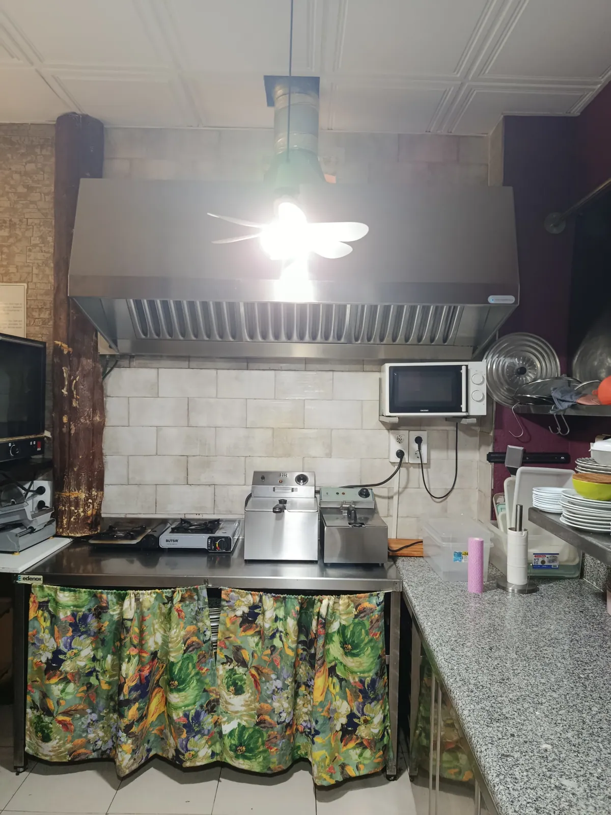 Restauración con terraza y alquiler bajo