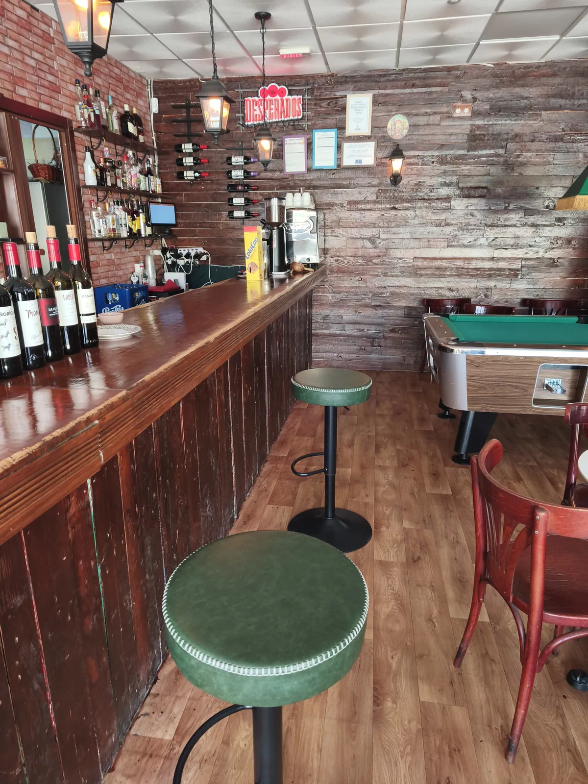 Restaurante con licencia de actividad en regla