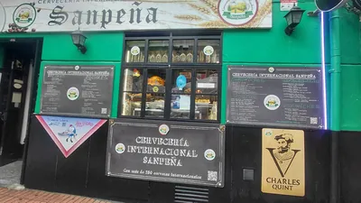 Cervecería con cocina y licencia de terraza