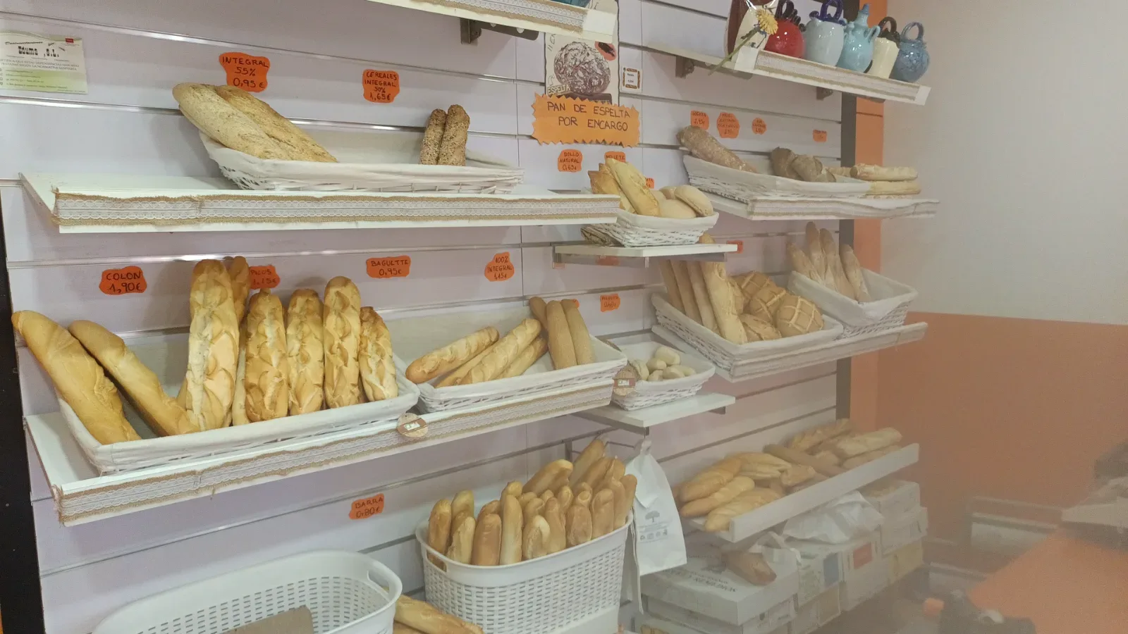 Se traspasa panadería en pleno funcionamiento — photo 1