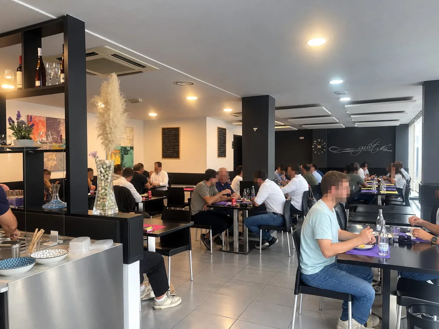 Bar restaurante Viladecans | Zona empresarial | En activo con terraza — photo 1