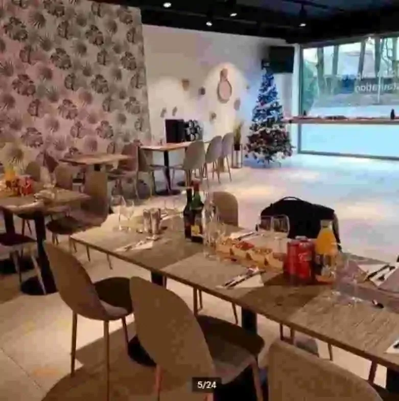 Restaurante equipado en traspaso | Emplazamiento privilegiado — photo 1