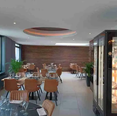 Restaurante en traspaso | Excelente reputación | Valencia