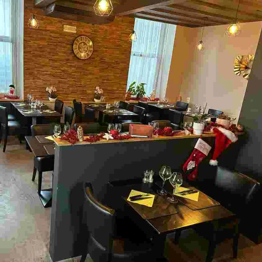 Restaurante frente al río | 50+ plazas | 4 espacios diferenciados