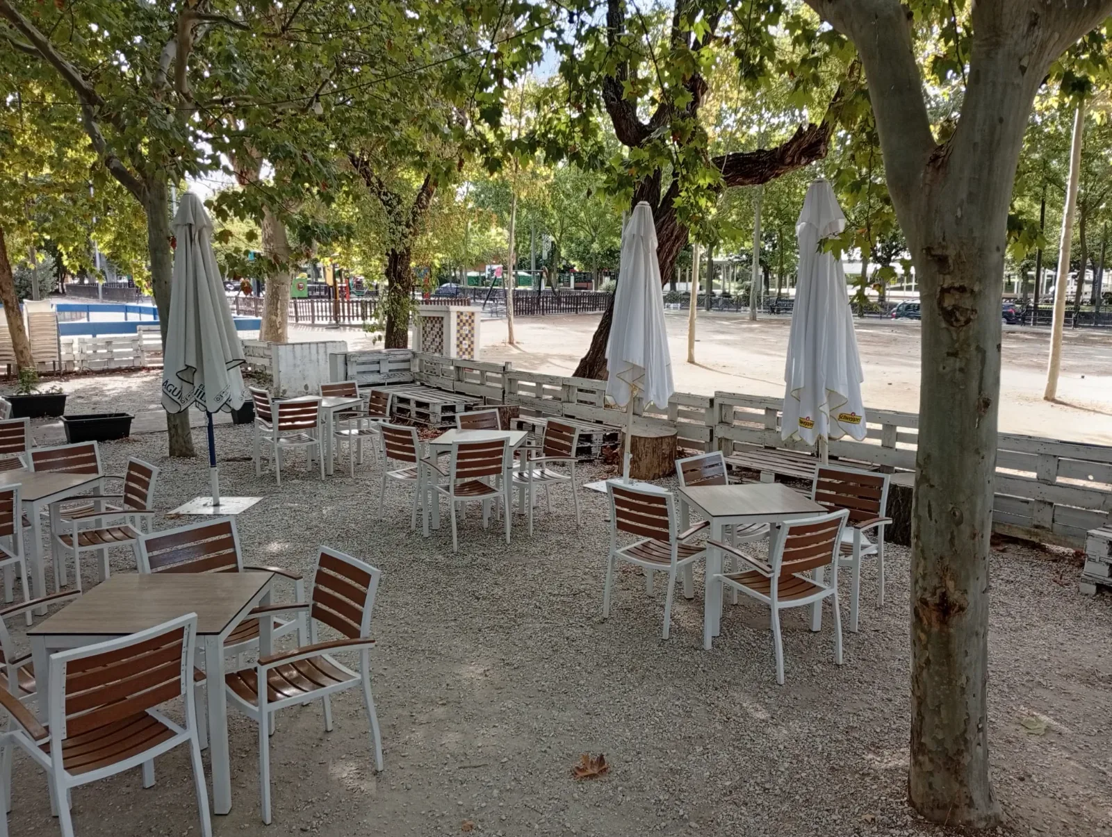 Restaurante con terraza 762 m² en Talavera | Canon 360 €/mes | concesión hasta 2037 — photo 1
