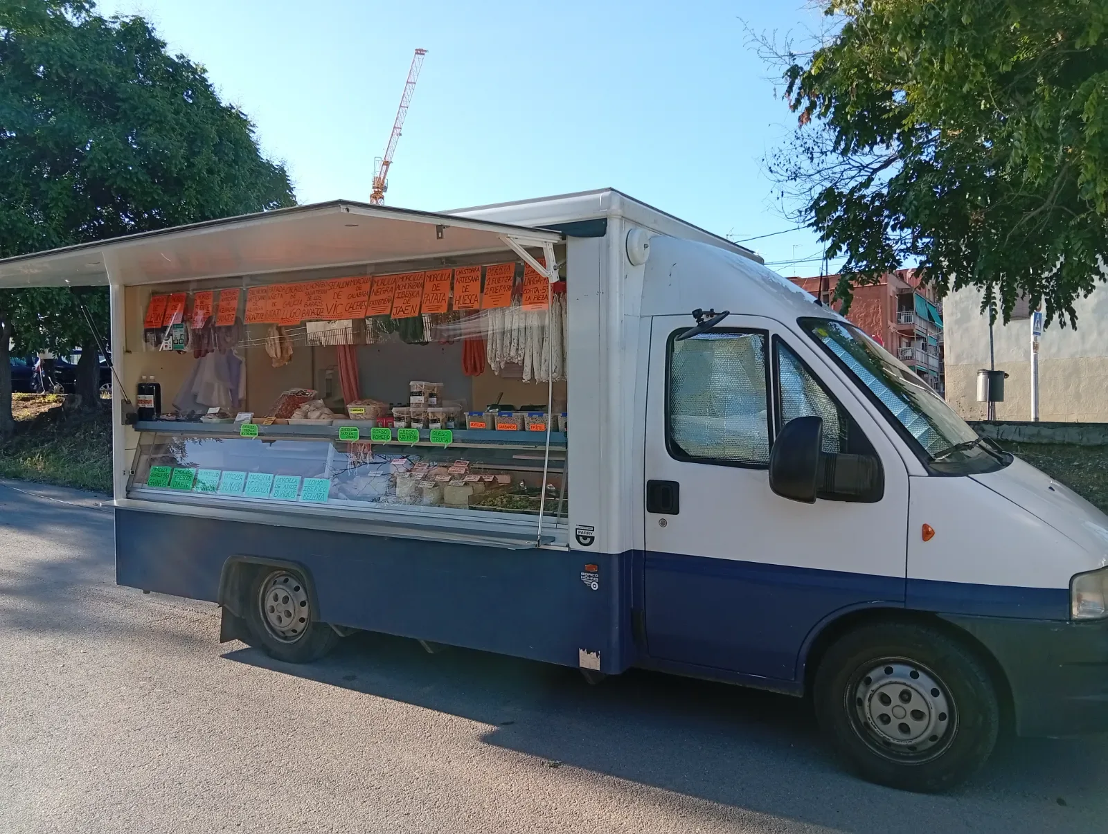 Puesto alimentación Centelles | Camión tienda | Maquinaria completa — photo 1