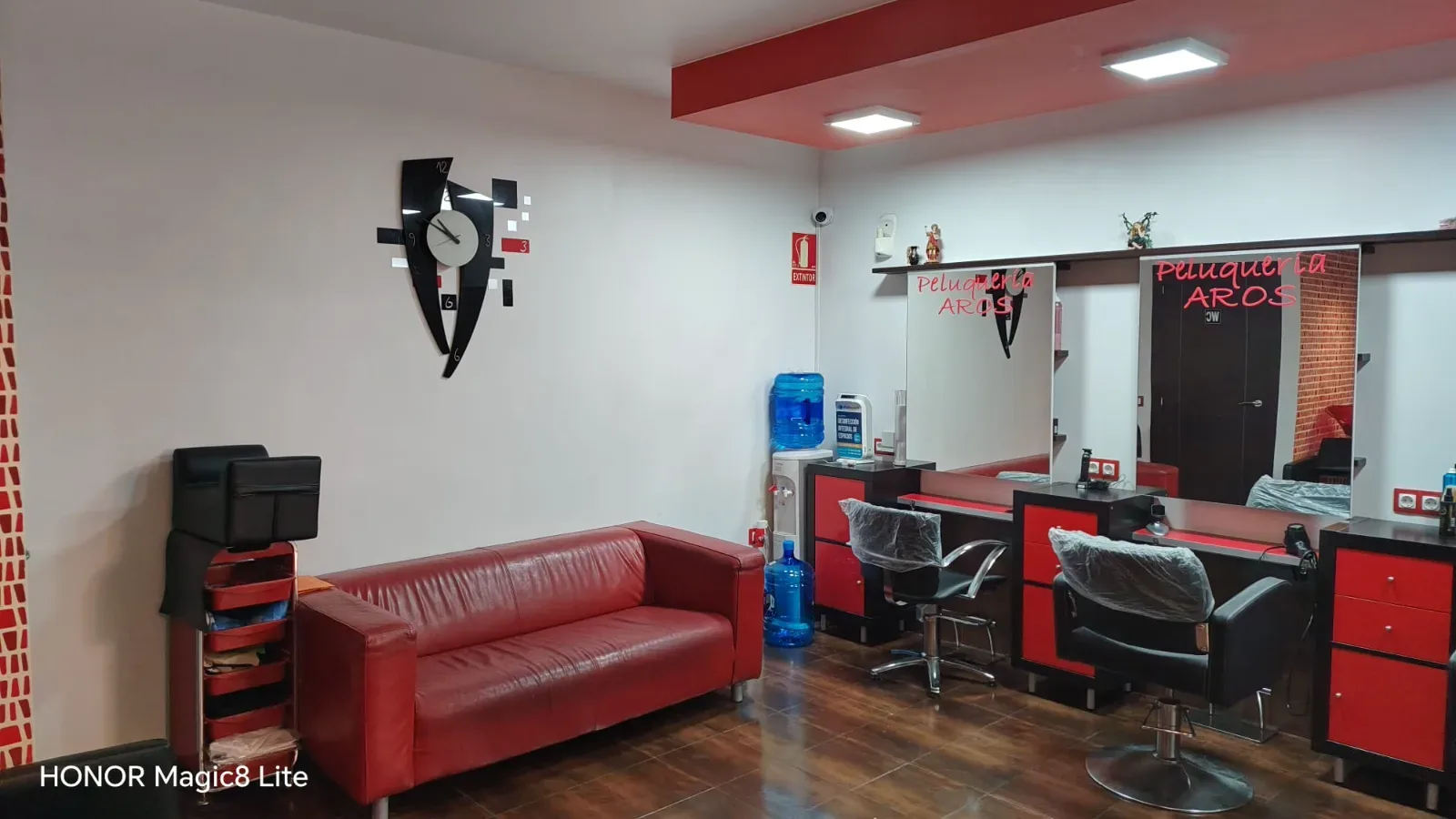 Peluquería en Badalona | En funcionamiento | Cartera de clientes — photo 1