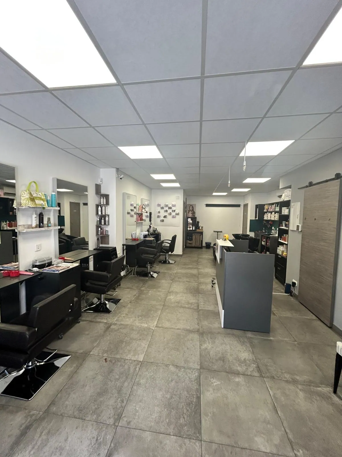 Peluquería con baño adaptado