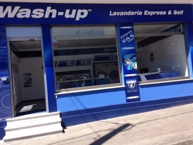 Lavandería autoservicio con punto de paquetería