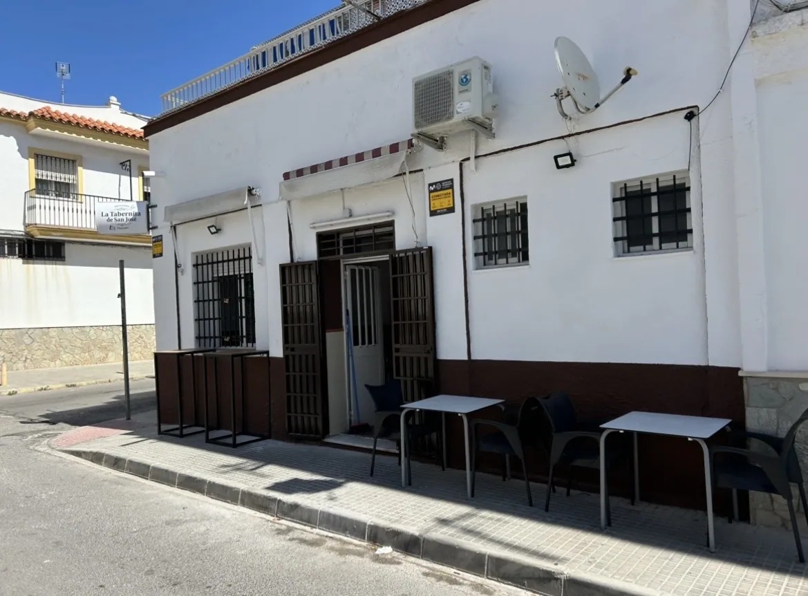 Cafetería con terraza y alquiler bajo — photo 1