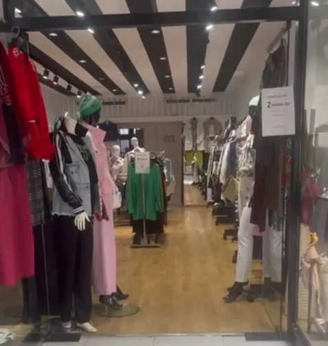 Tiendas moda femenina | 2 locales | Calles comerciales