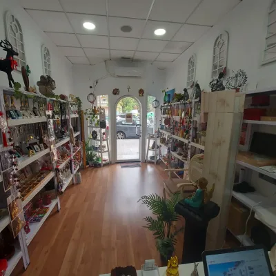 Tienda Esotérica en Valencia | Alquiler Económico | Clientela Fija