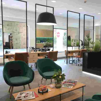 Espacio de peluquería de alta gama | 10 puestos | Potencial coworking