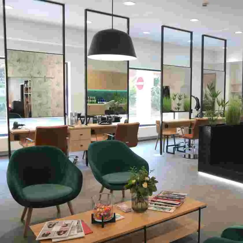 Espacio de peluquería de alta gama | 10 puestos | Potencial coworking